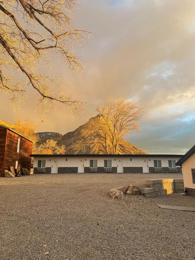 The Homestead Palisade Exterior photo