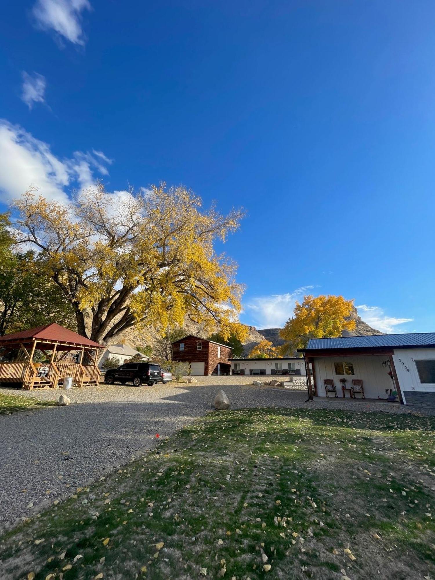 The Homestead Palisade Exterior photo